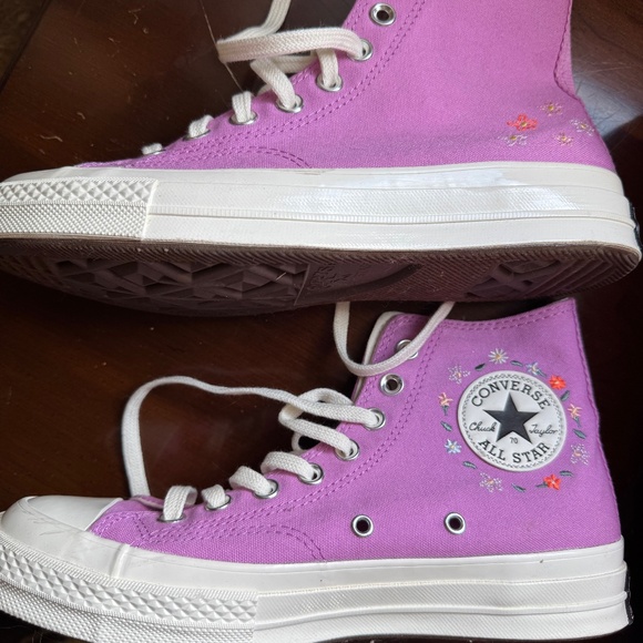 Converse Chuck 70 Purple with Embroidered Flowers Womens 9 - Picture 2 of 9